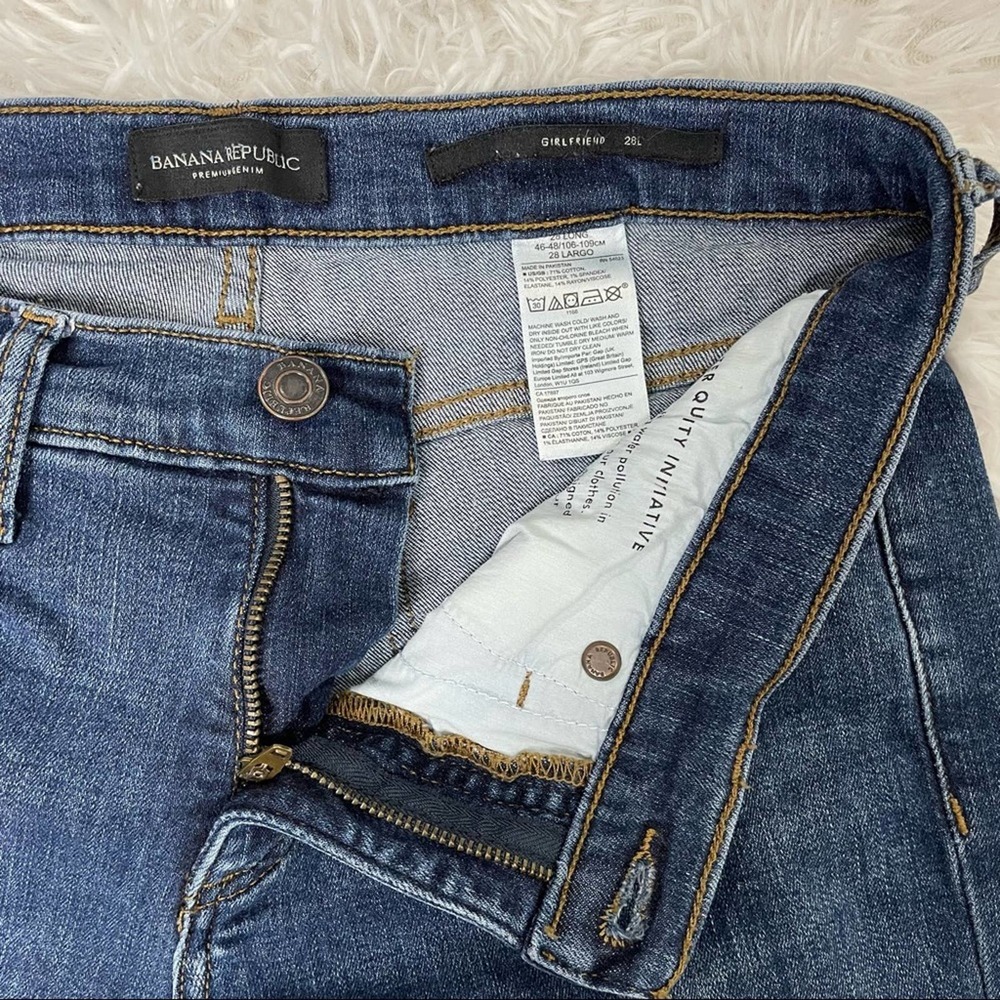 Banana Republic Girlfriend Jeans Distressed Raw Hem Dark Wash Women’s 28L - Picture 4 of 12